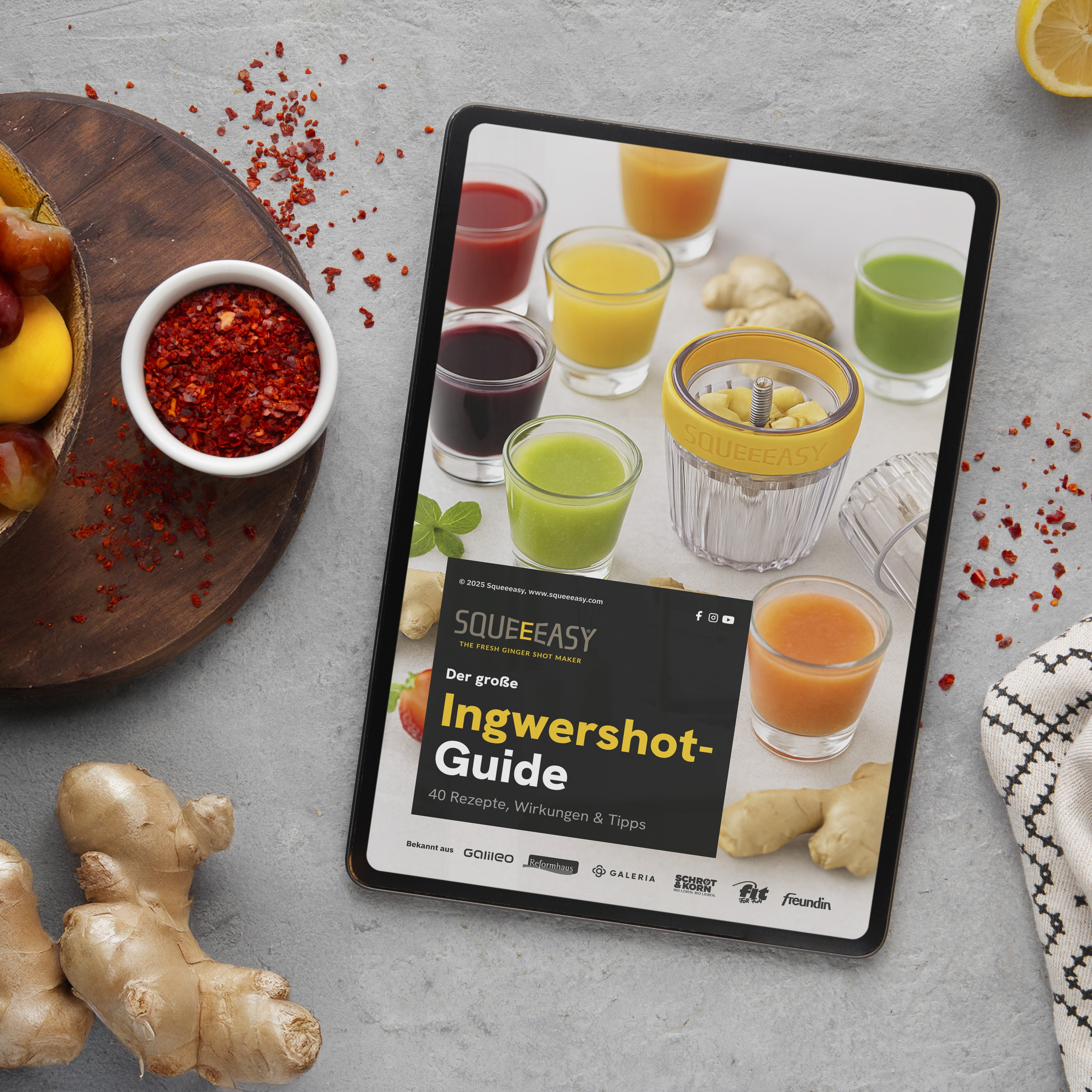 Starter Set: Ingwerpresse + 40 Ingwershot-Rezepte + 40 Wintergetränke